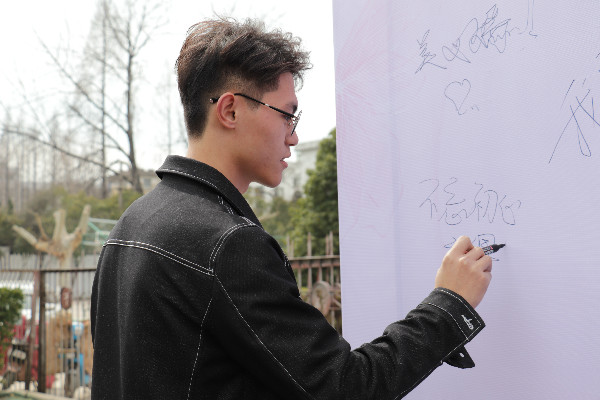 IMG_2203.jpg IMG_2203.jpg